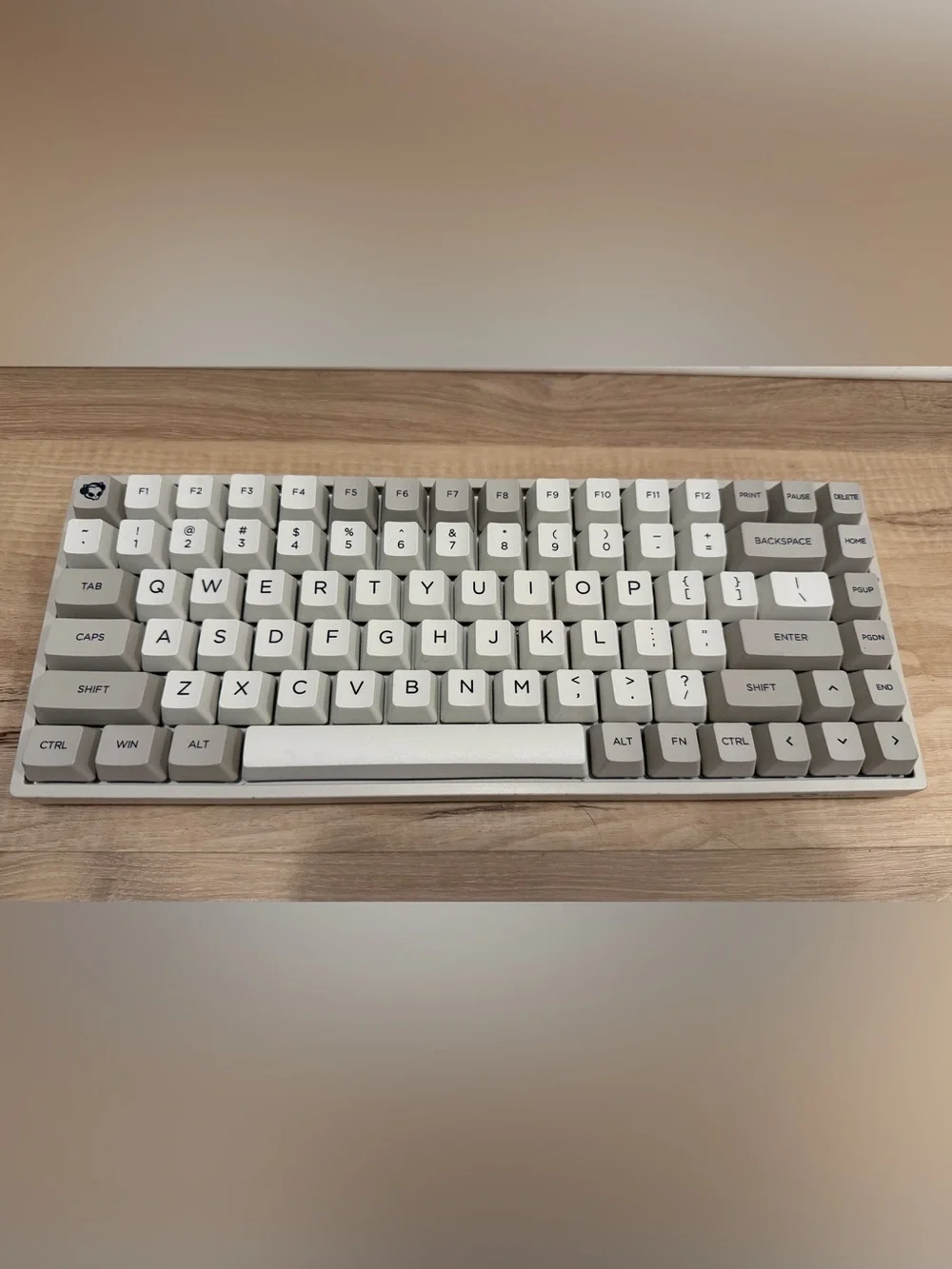Akko 3084 v2 Compact Mechanical Keyboard - White and Light Gray Keycaps